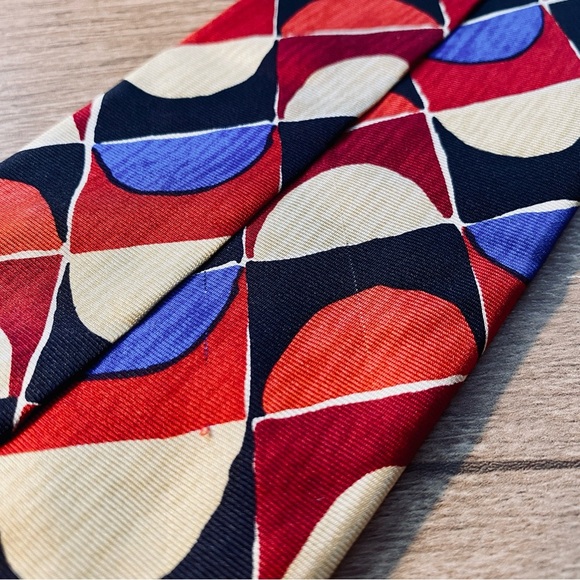 Hugo Boss 100% Silk Necktie Red/Blue/Black/Cream Geometric Design - Picture 6 of 6